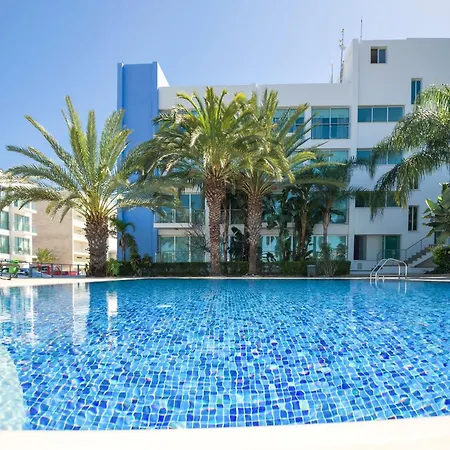 Lucile - Coralli Beachfront Paralimni