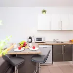 Lägenhet Lucile - Coralli Beachfront *