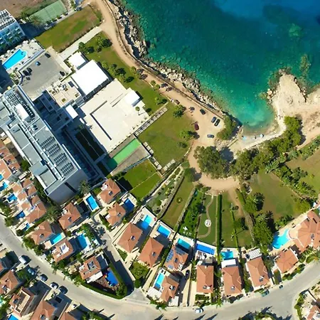 Lucile - Coralli Beachfront Апартаменты *