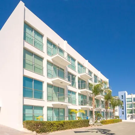 Lucile - Coralli Beachfront *