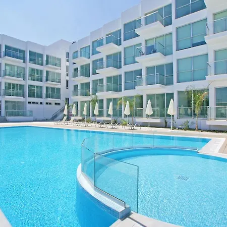 Апартаменты Lucile - Coralli Beachfront Паралимни