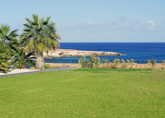 Апартаменты Lucile - Coralli Beachfront *