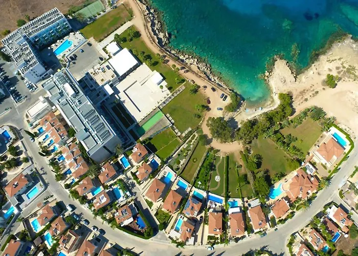 Lucile - Coralli Beachfront Апартаменты *