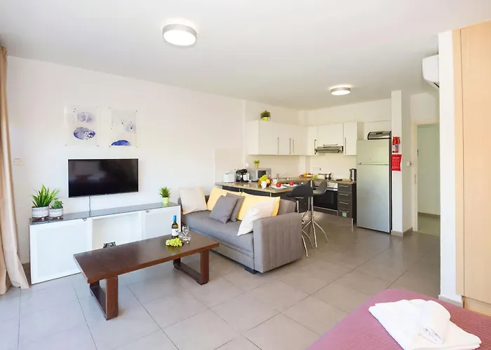 Апартаменты Lucile - Coralli Beachfront