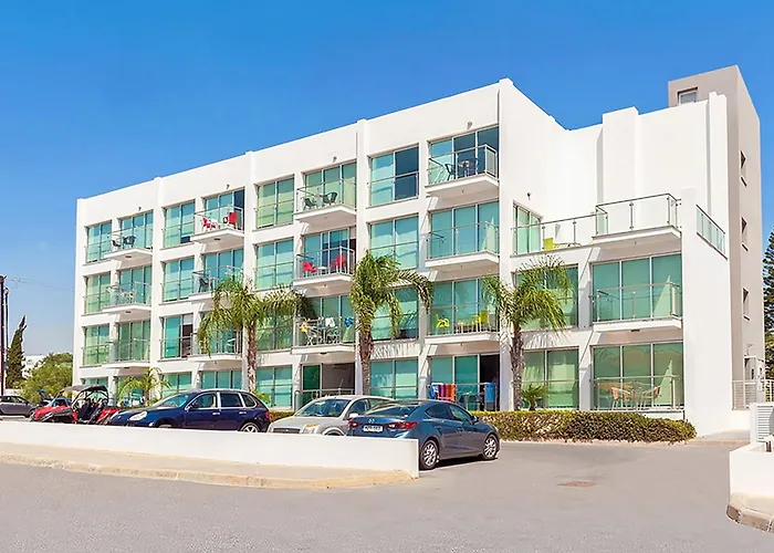 Lucile - Coralli Beachfront * Паралимни